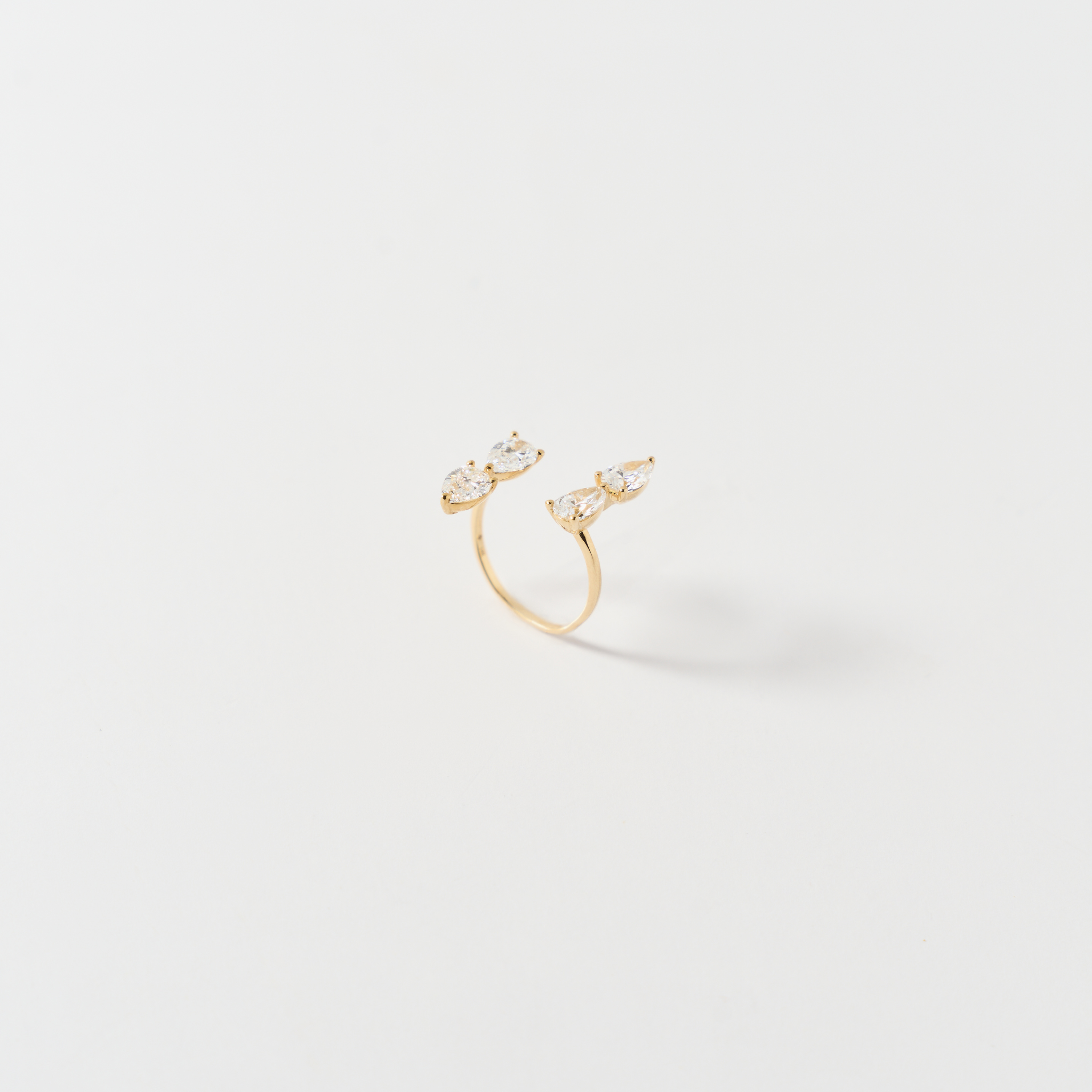Floating Lab Grown Diamond Ring by Zaerine